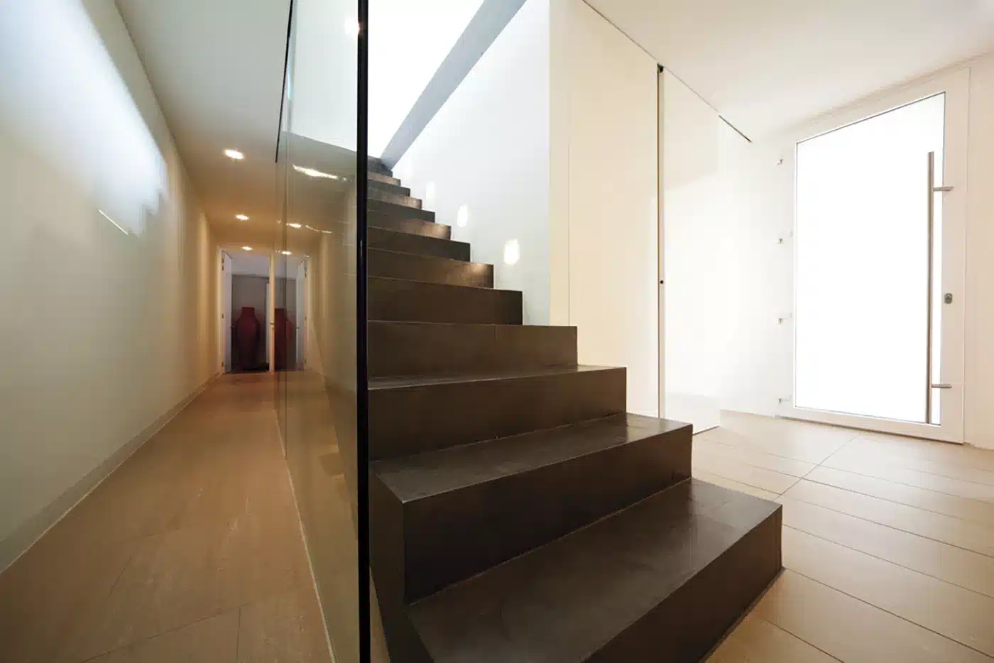 Ambiente con pavimento in parquet a Milano